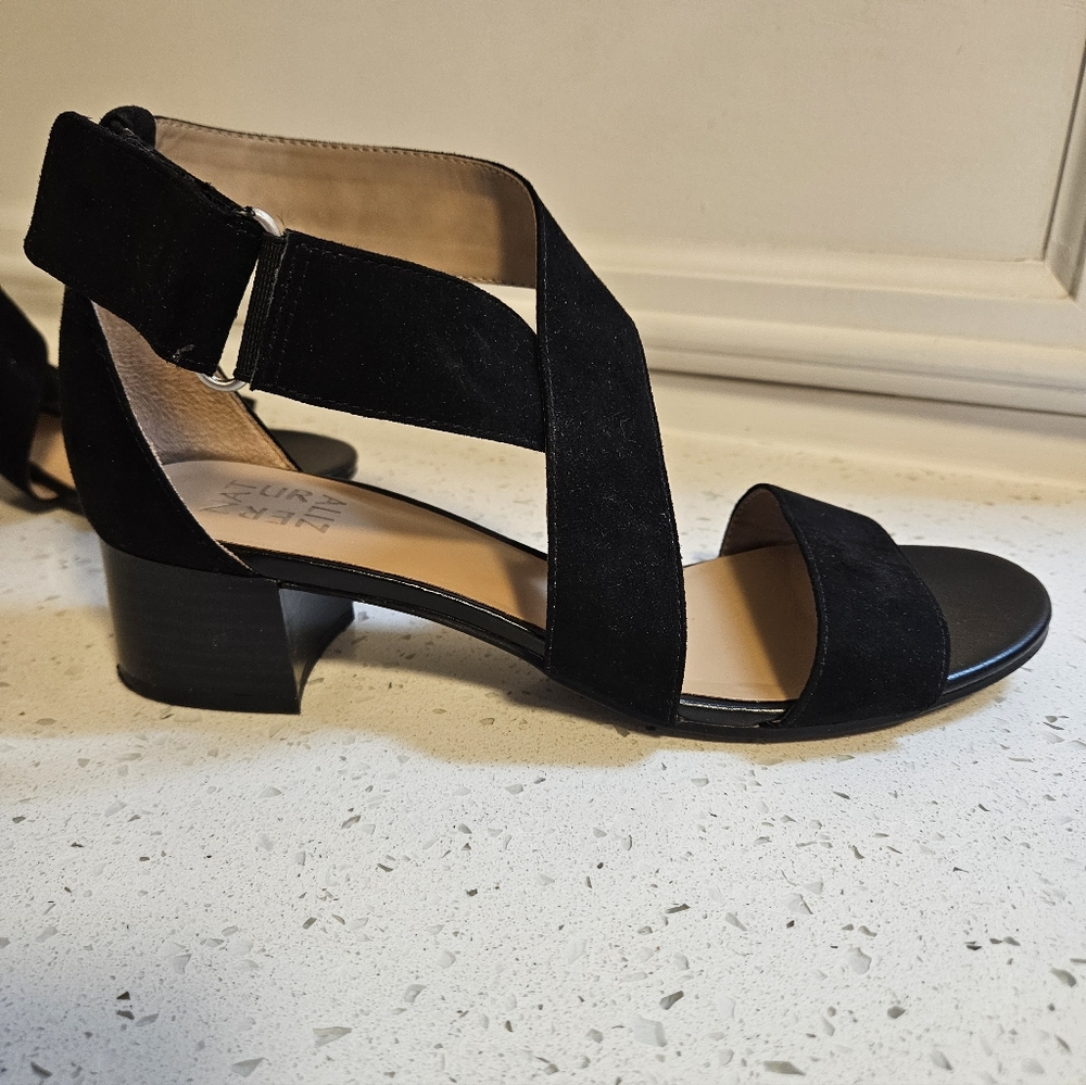 Womens 9 Naturalizer Block Heel Dress Sandal Adele